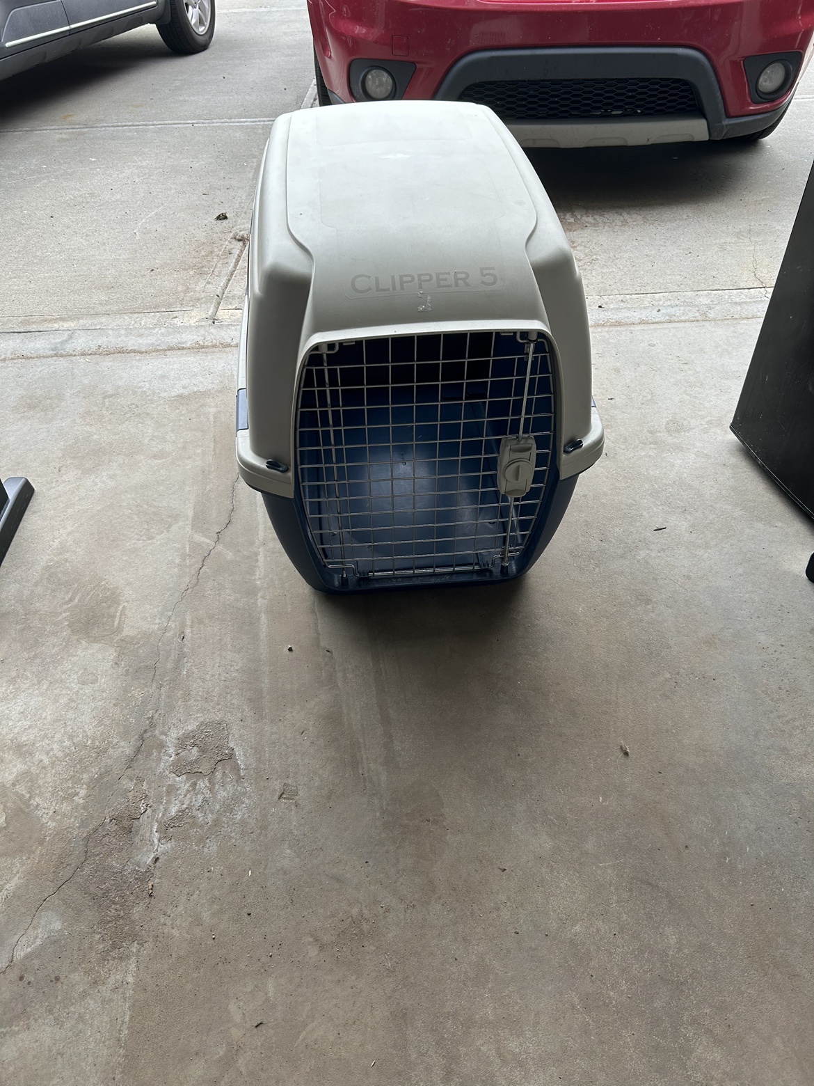 Medium size dog crate