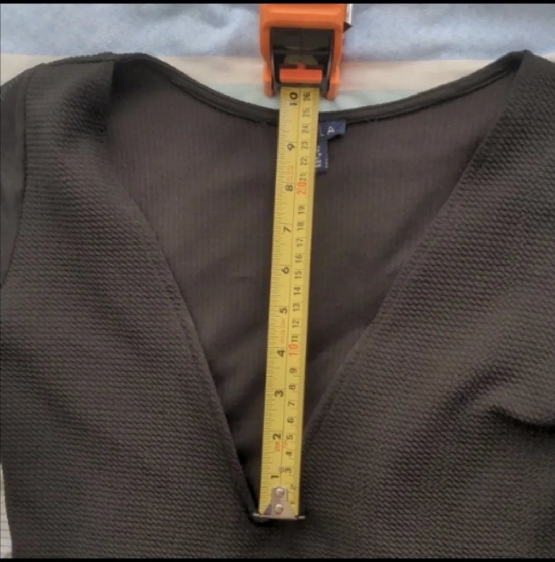 Black Bodycon Low Plunge V-Neck Dress image indicator(6)