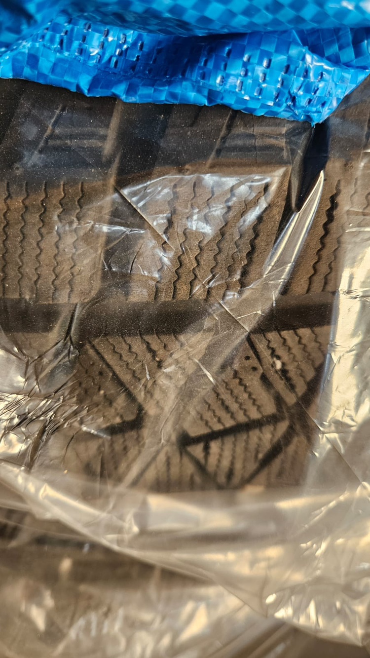 Winter tires 4 - BLIZZAK DMV2 235/55 R19 - photo 2