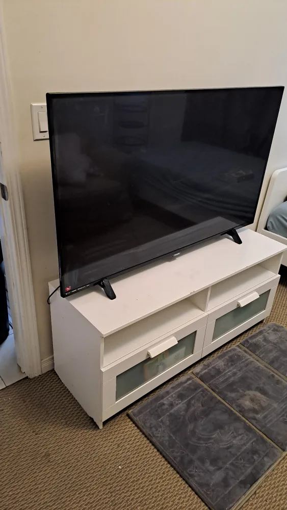 50 Inch TV with table image indicator(2)