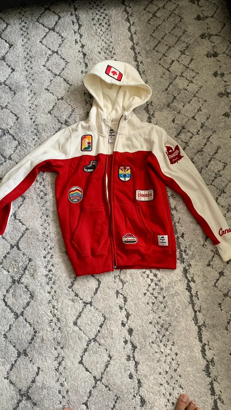 Brand new Roots Canada Patch Hoodie thumbnail