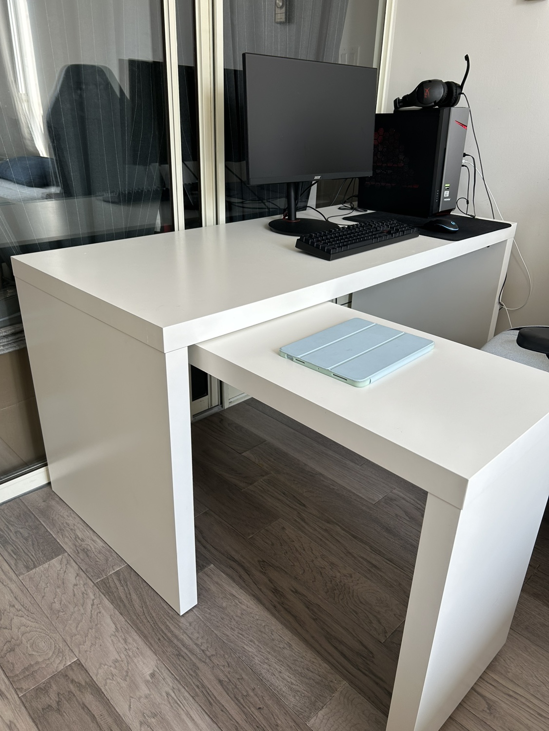 White Corner Desk(IKEA)