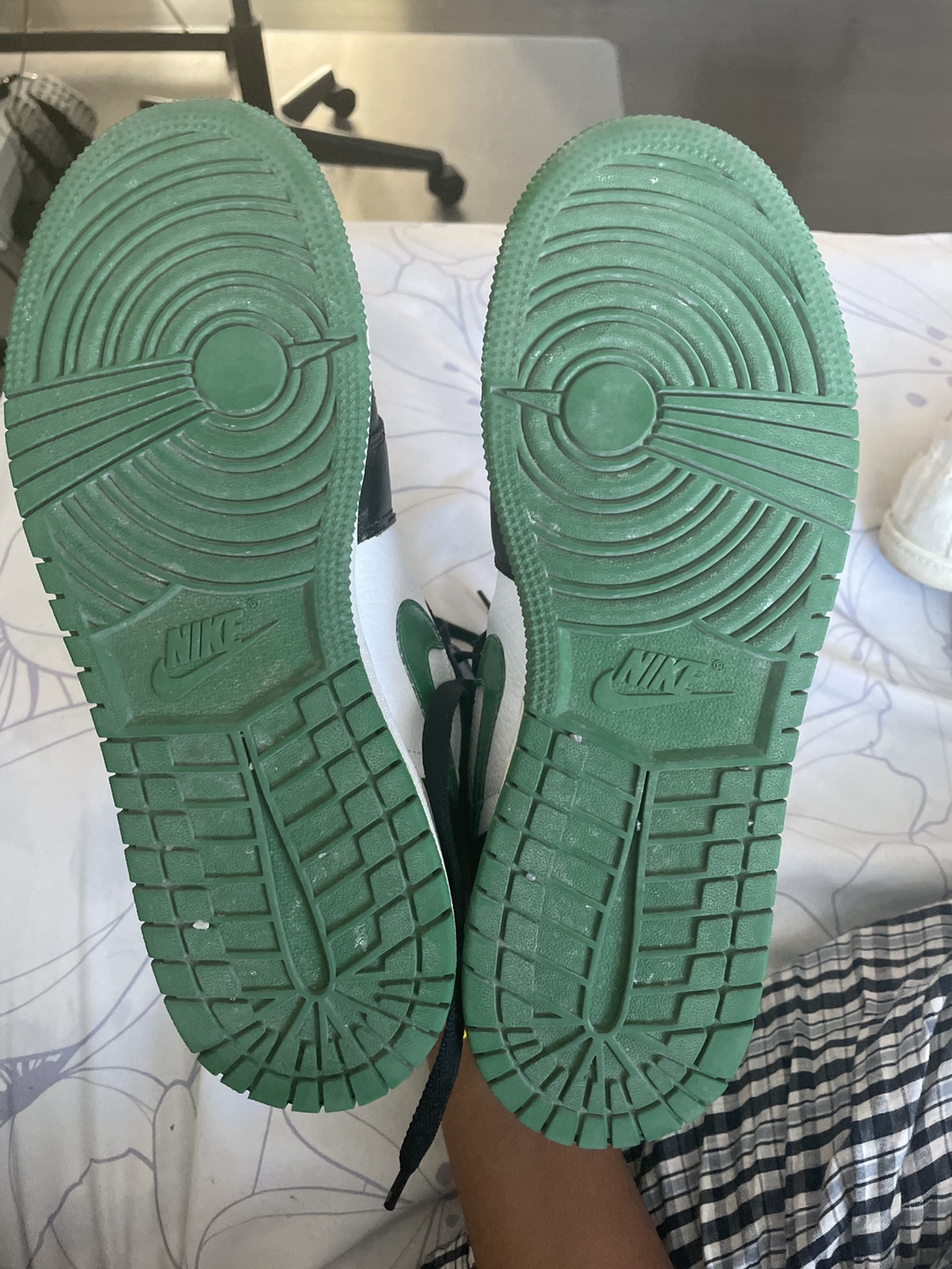 Jordan 1 mids - photo 4