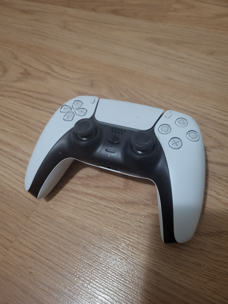 PS5 Console Bundle - photo 4