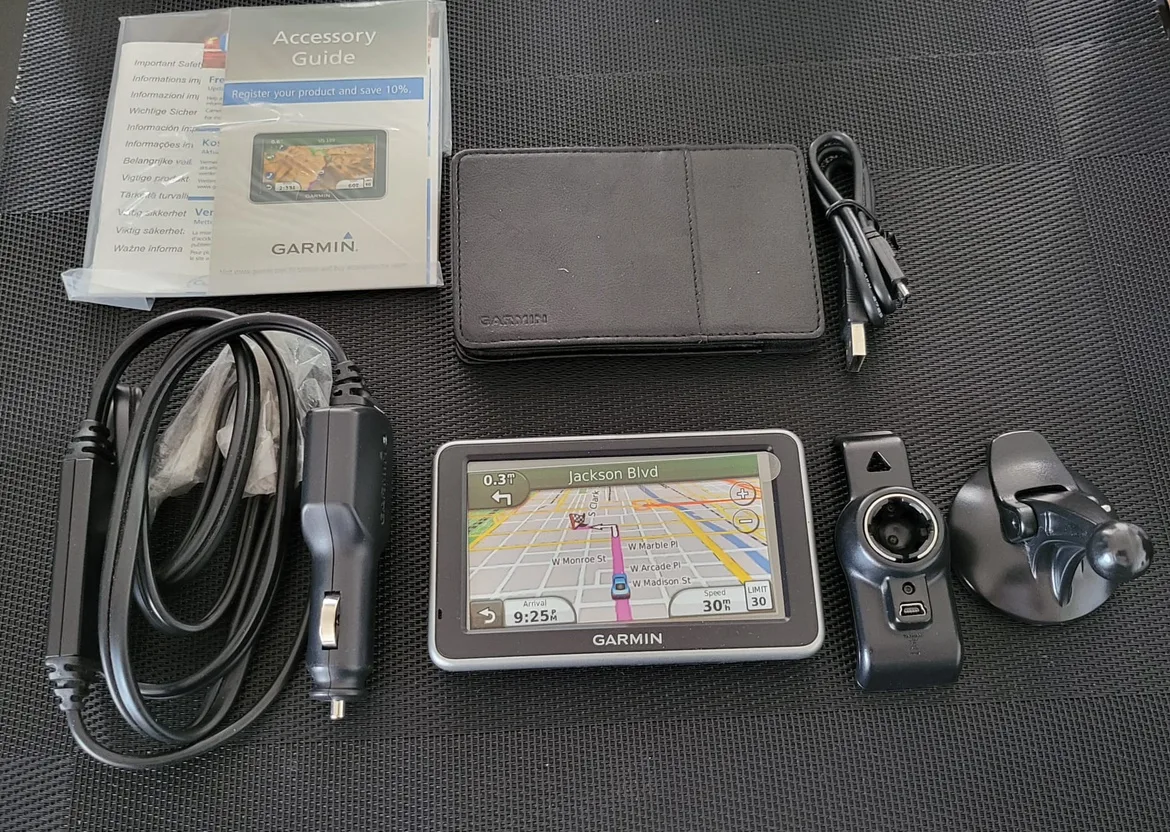 Garmin nüvi 2360 LMT GPS Navigator thumbnail