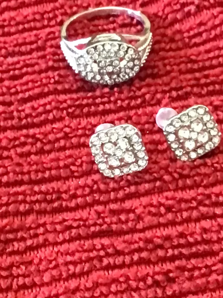 Rhinestone Watch and Bracelet Set image indicator(5)