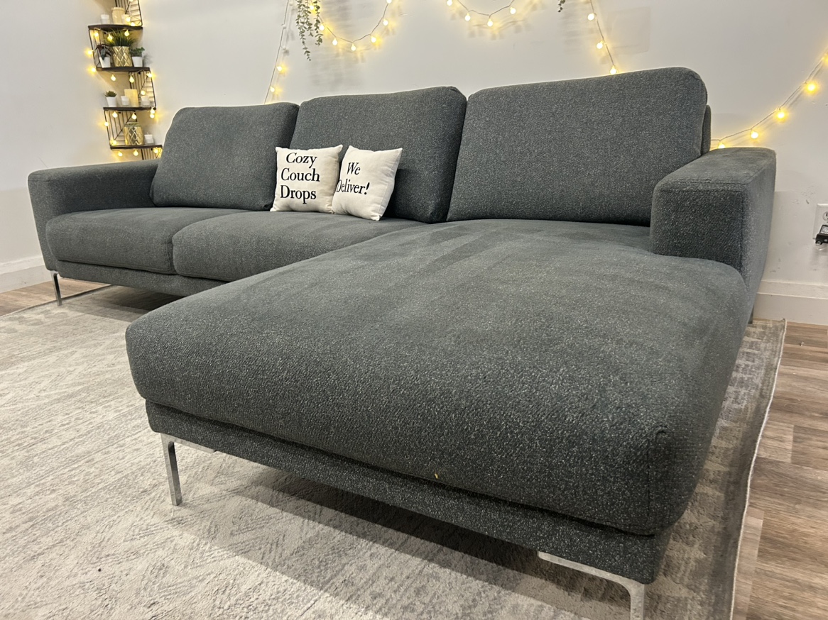 Structube Sectional Sofa 🚚 Delivery Available - photo 3