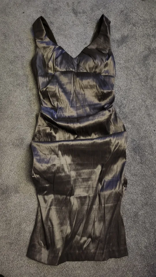 Semi-formal Le Chateau Dress image indicator(2)