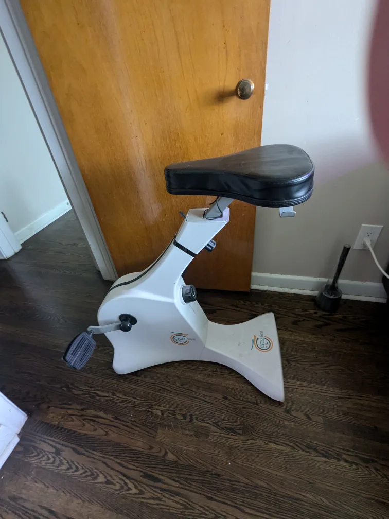 exercise bike, selling as is thumbnail