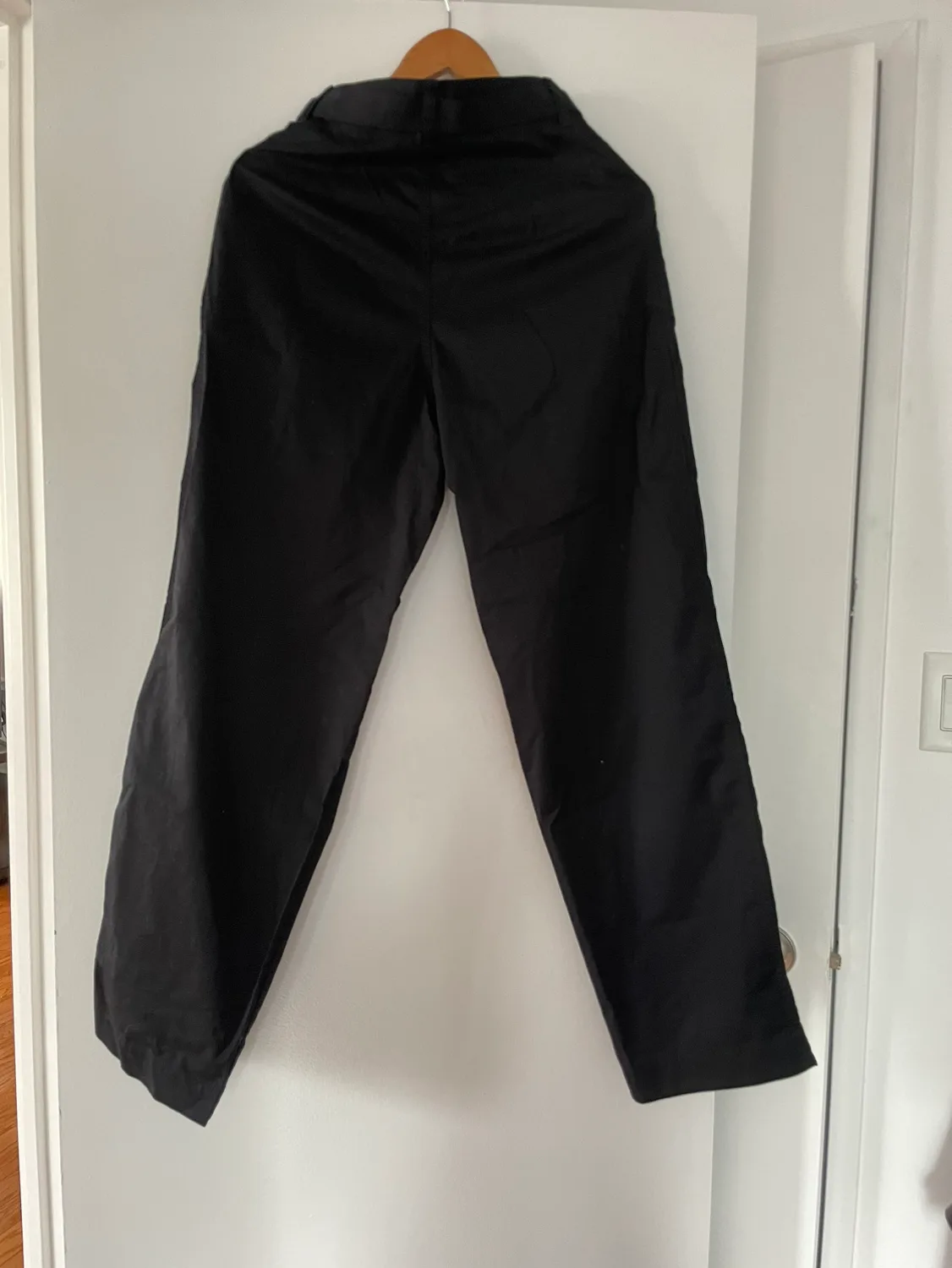 Uniqlo U Black Tuck Pants image indicator(2)