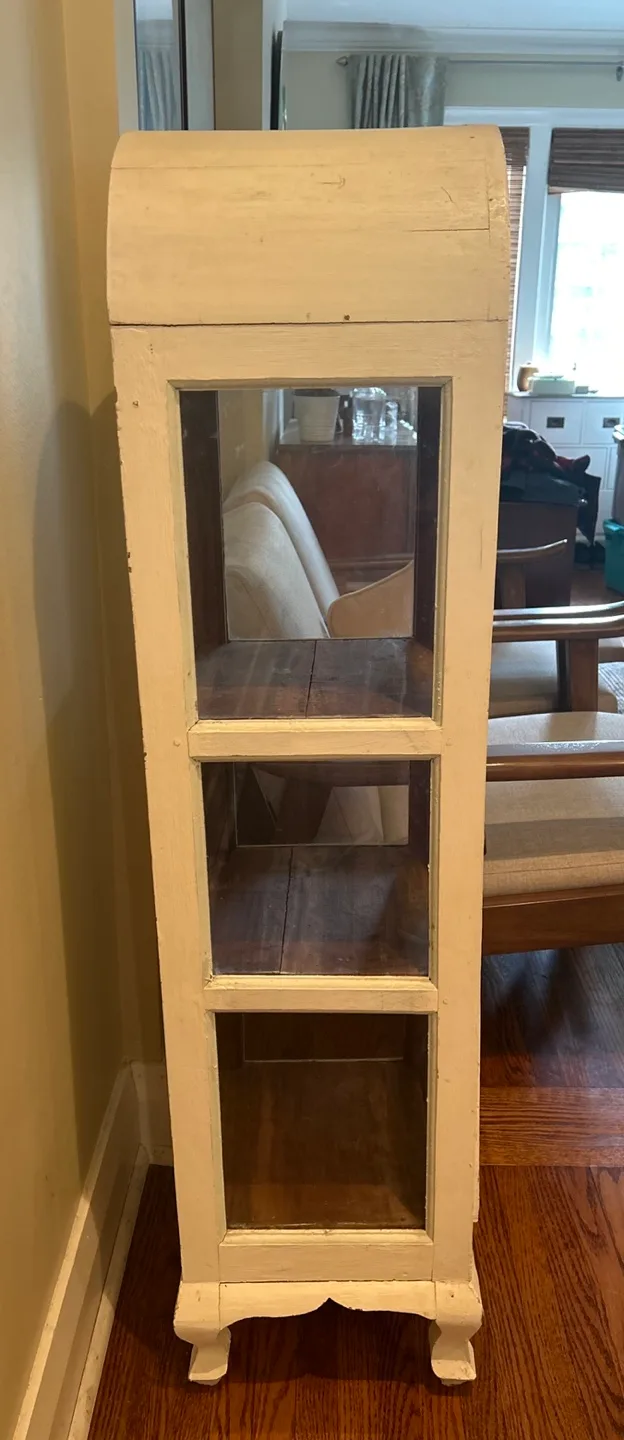 Vintage White Wooden Display Cabinet image indicator(2)