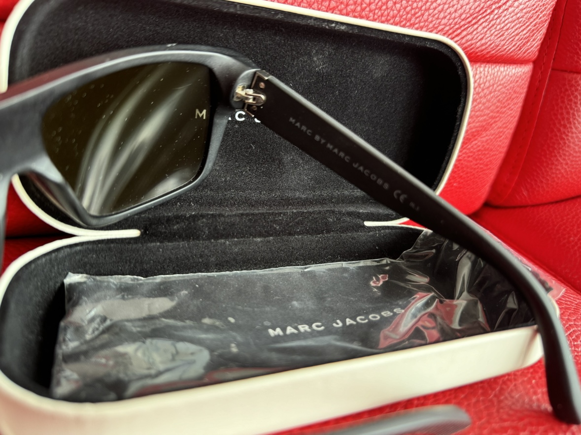 Marc Jacobs Sunglasses - photo 2
