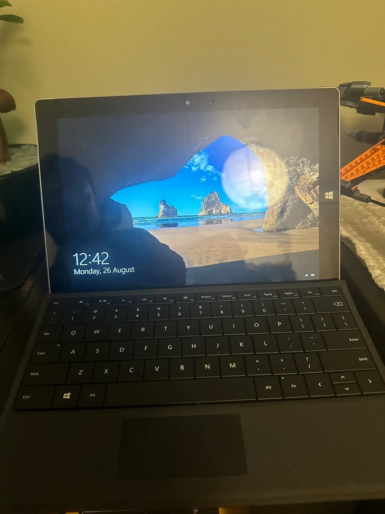 Microsoft Surface 3 Tablet thumbnail