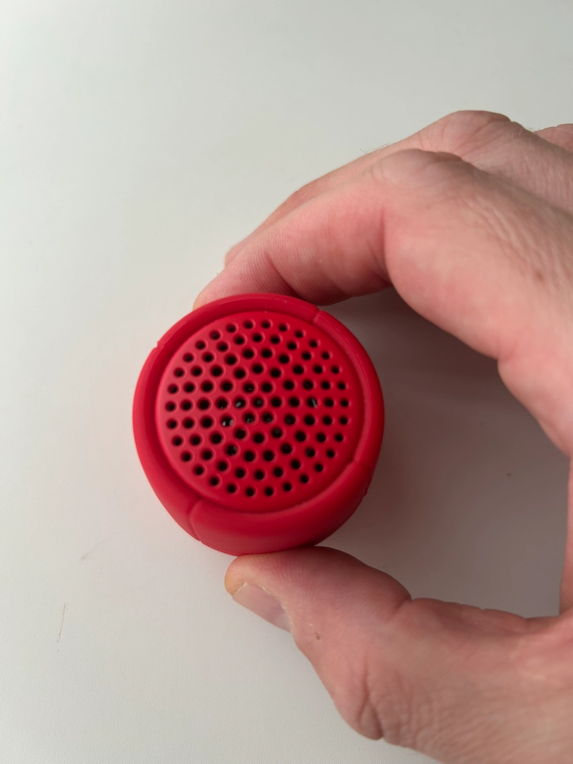 Lexon Floating Micro Red Portable Bluetooth Speaker | Karrot