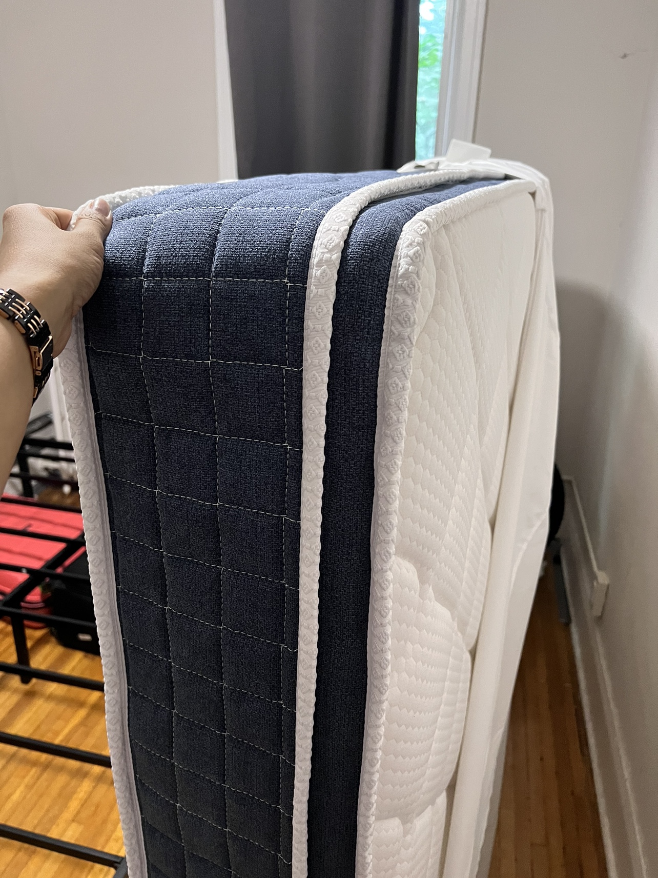Queen Mattress 10 inch - photo 3