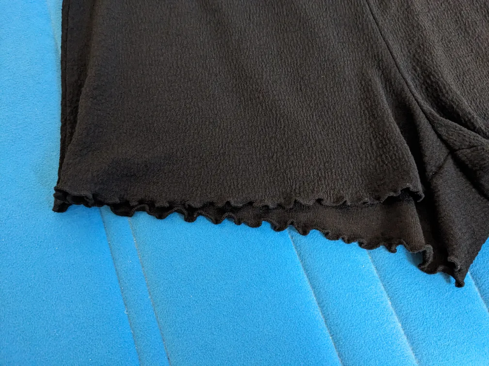 H&M Black Shorts image indicator(3)