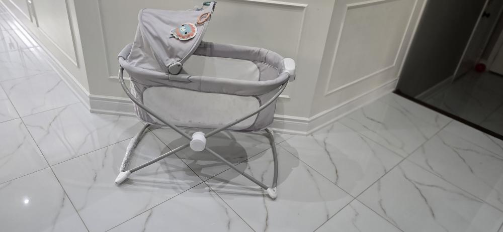 Fisher-price bassinet with music and projection light - photo 4