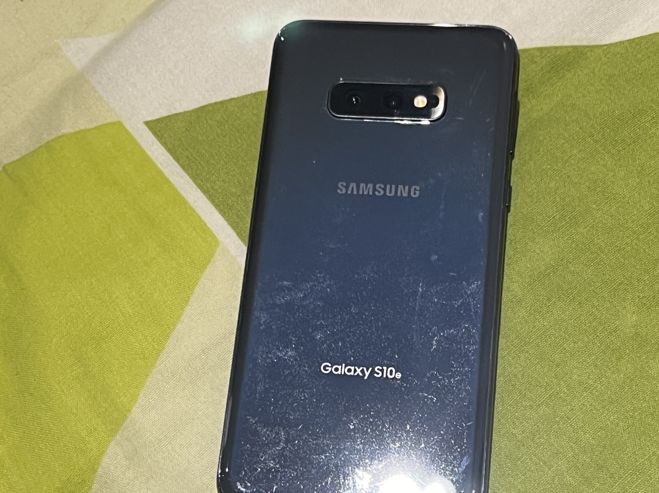 Samsung Galaxy S10e for sale - photo 3