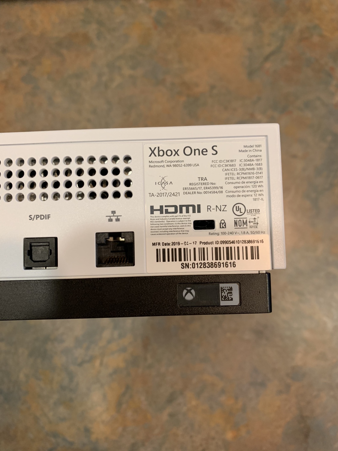 Xbox One S - photo 4