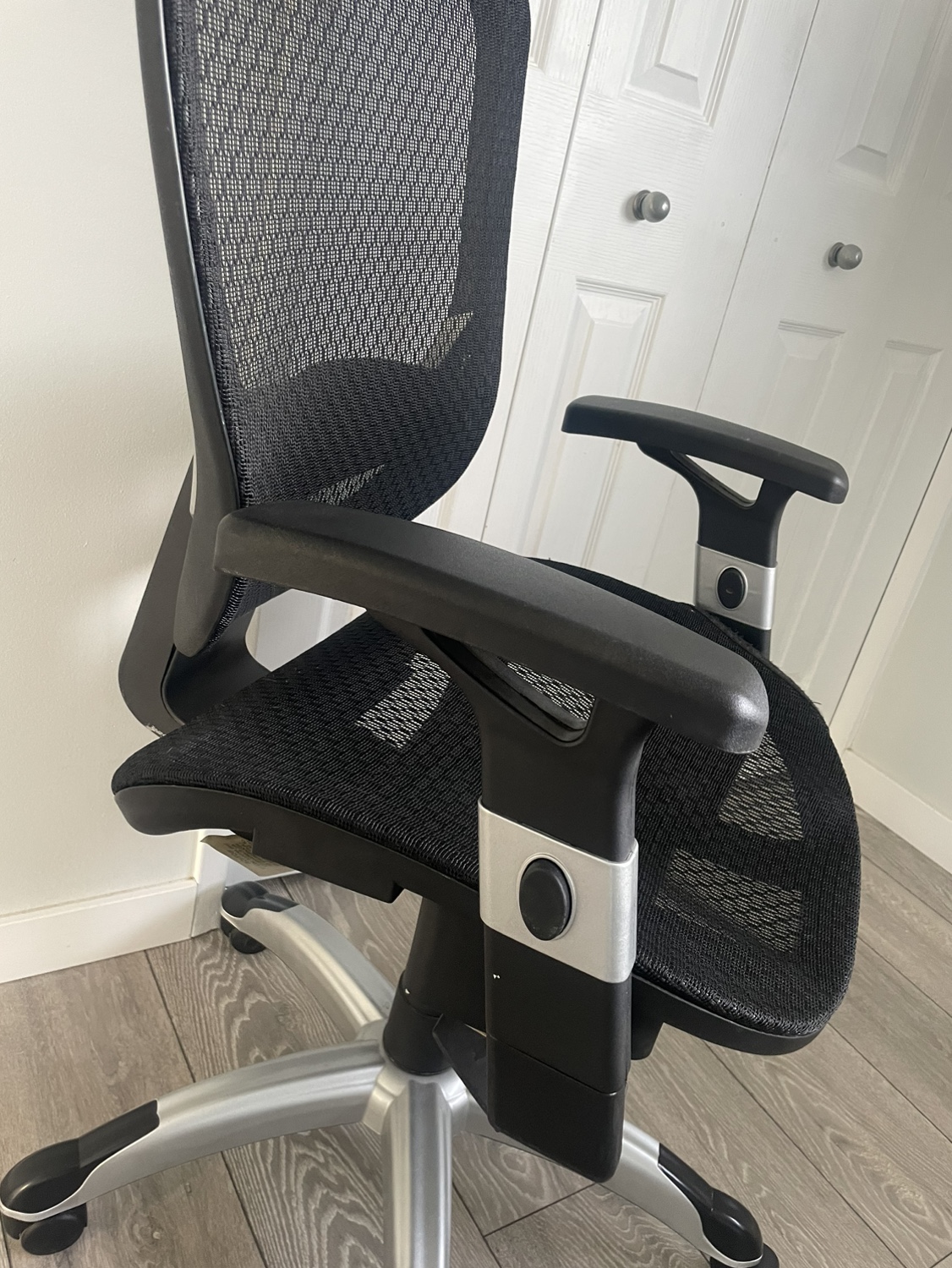 Black Office Chair - photo 2