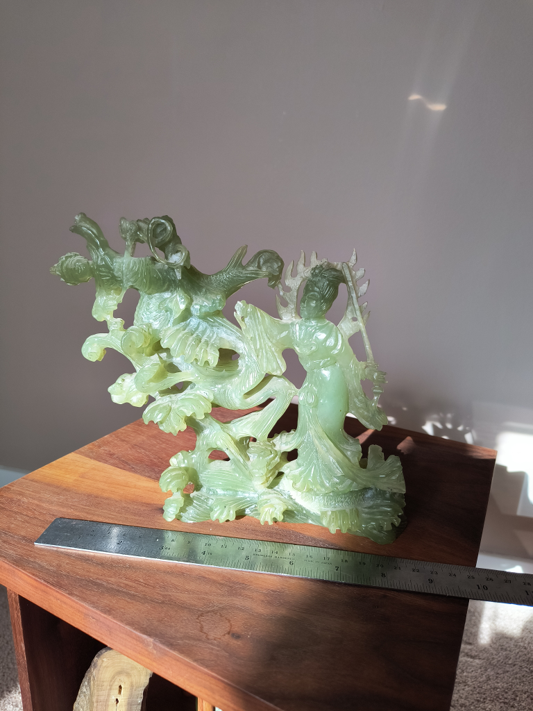 vintage Jade sculpture art, a woman fighting with a man - photo 2