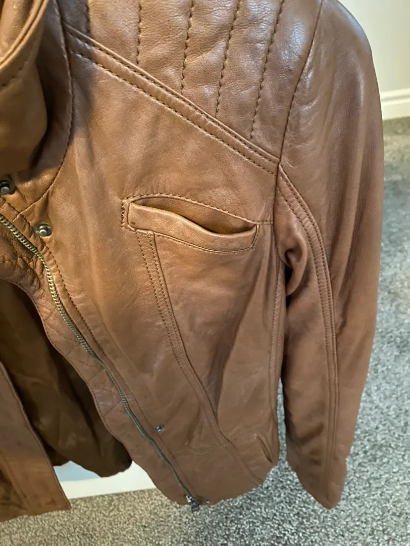 Women’s Danier Leather Jacket image indicator(4)