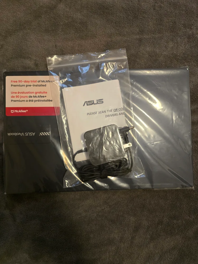 ASUS VivoBook 15 Laptop image indicator(2)