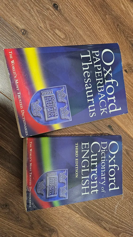 Oxford Dictionary and Thesaurus thumbnail