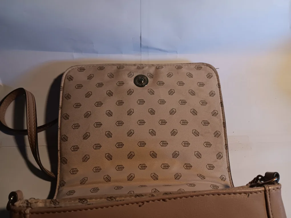 Small Tan Crossbody Bag/Purse #freecycle image indicator(3)