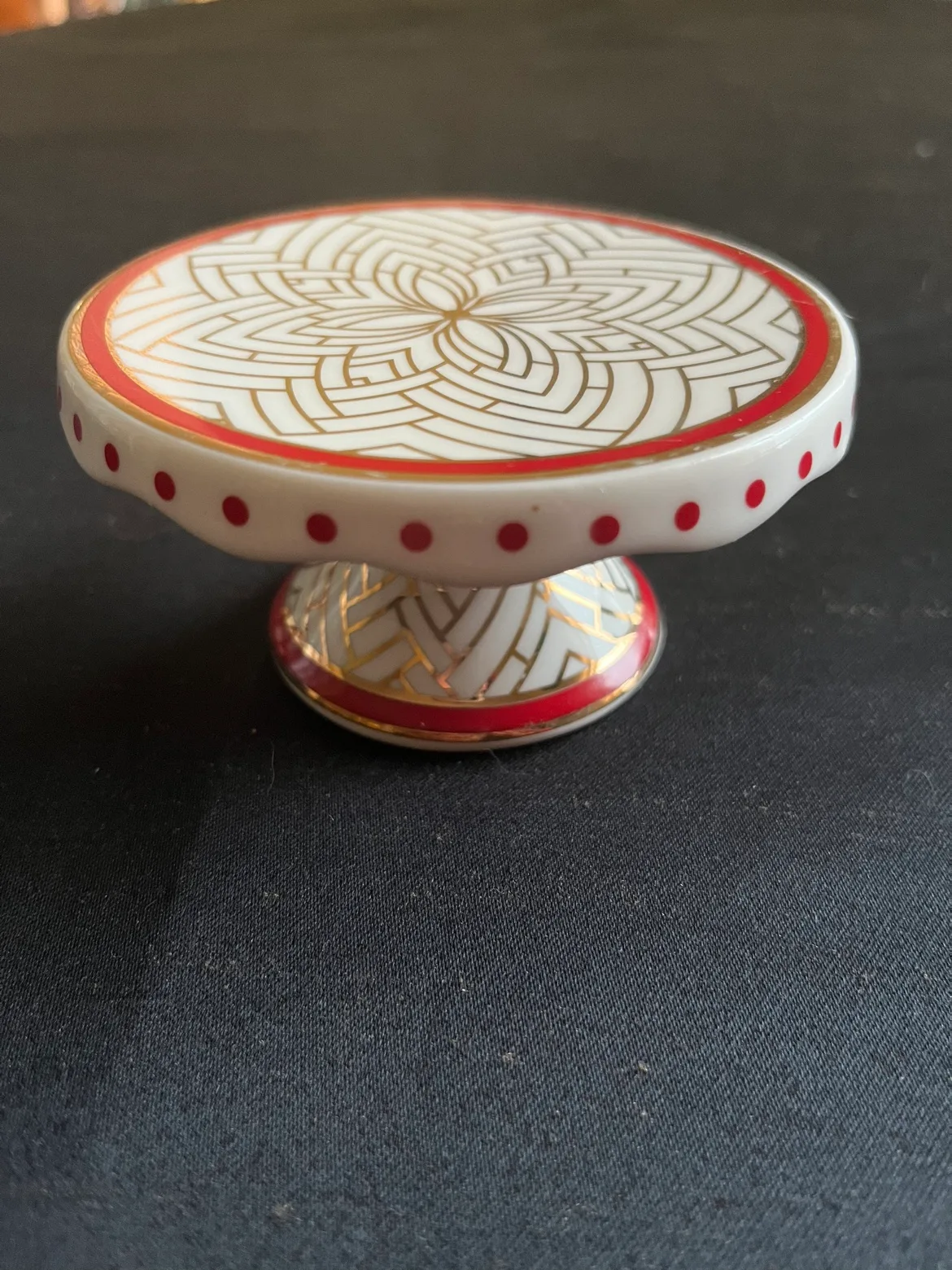 Set of 4 mini cake stands thumbnail