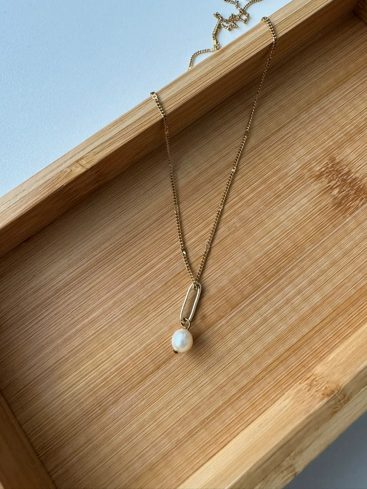 Gold Pearl Necklace thumbnail