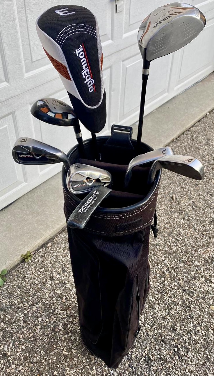 Left handed golf club set