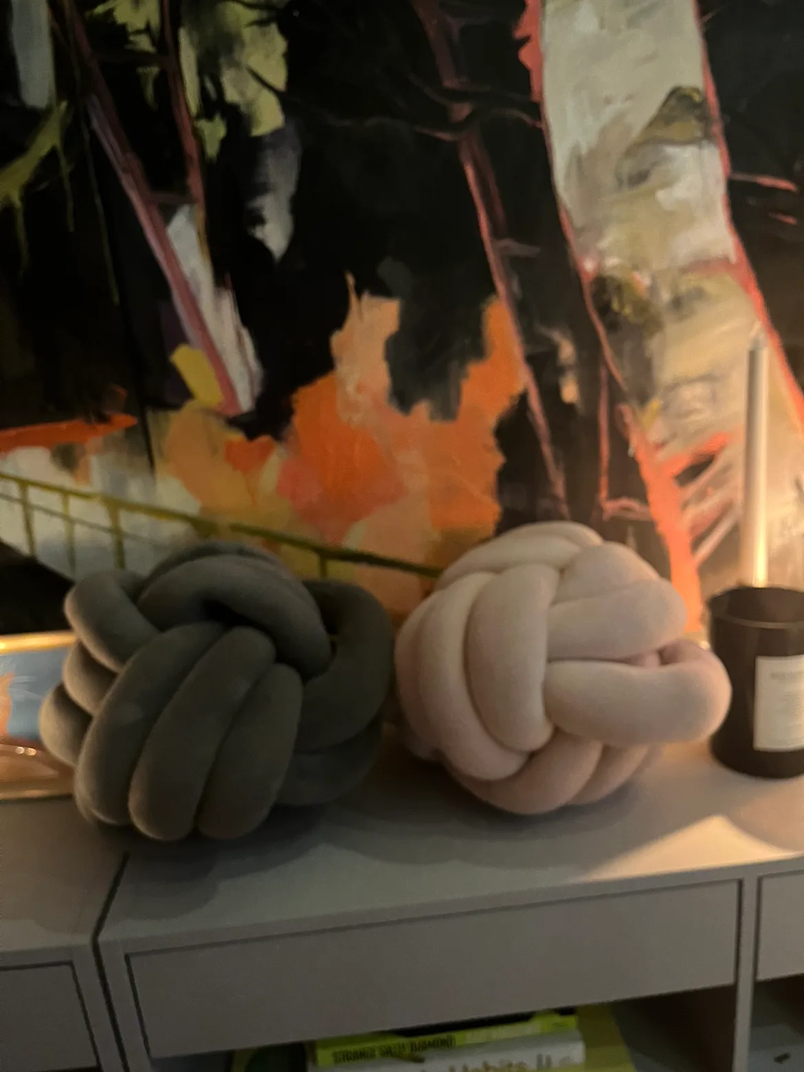 Knot pillows thumbnail