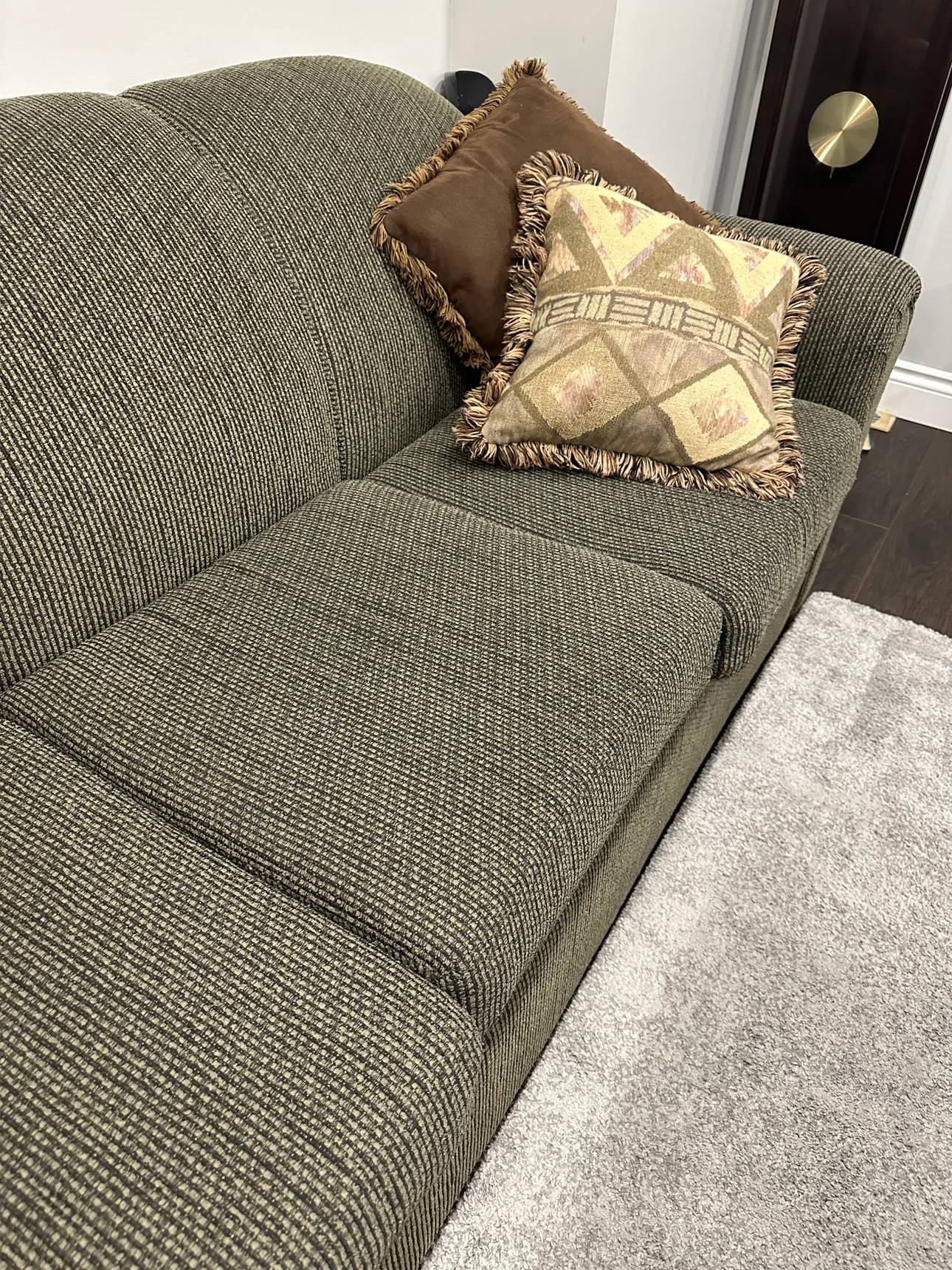 Green couch with love seat image indicator(5)