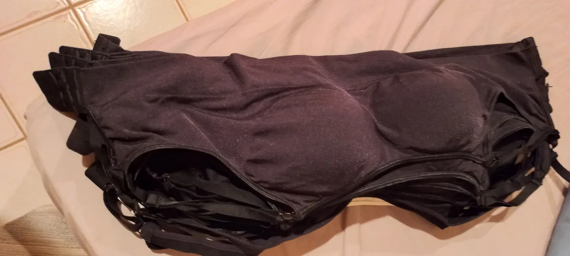 #freecycle Black Sports Bras image indicator(2)