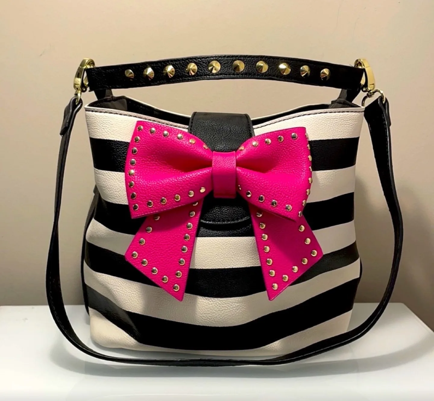 🎀Betsey Johnson🎀 Black & White Striped Handbag thumbnail