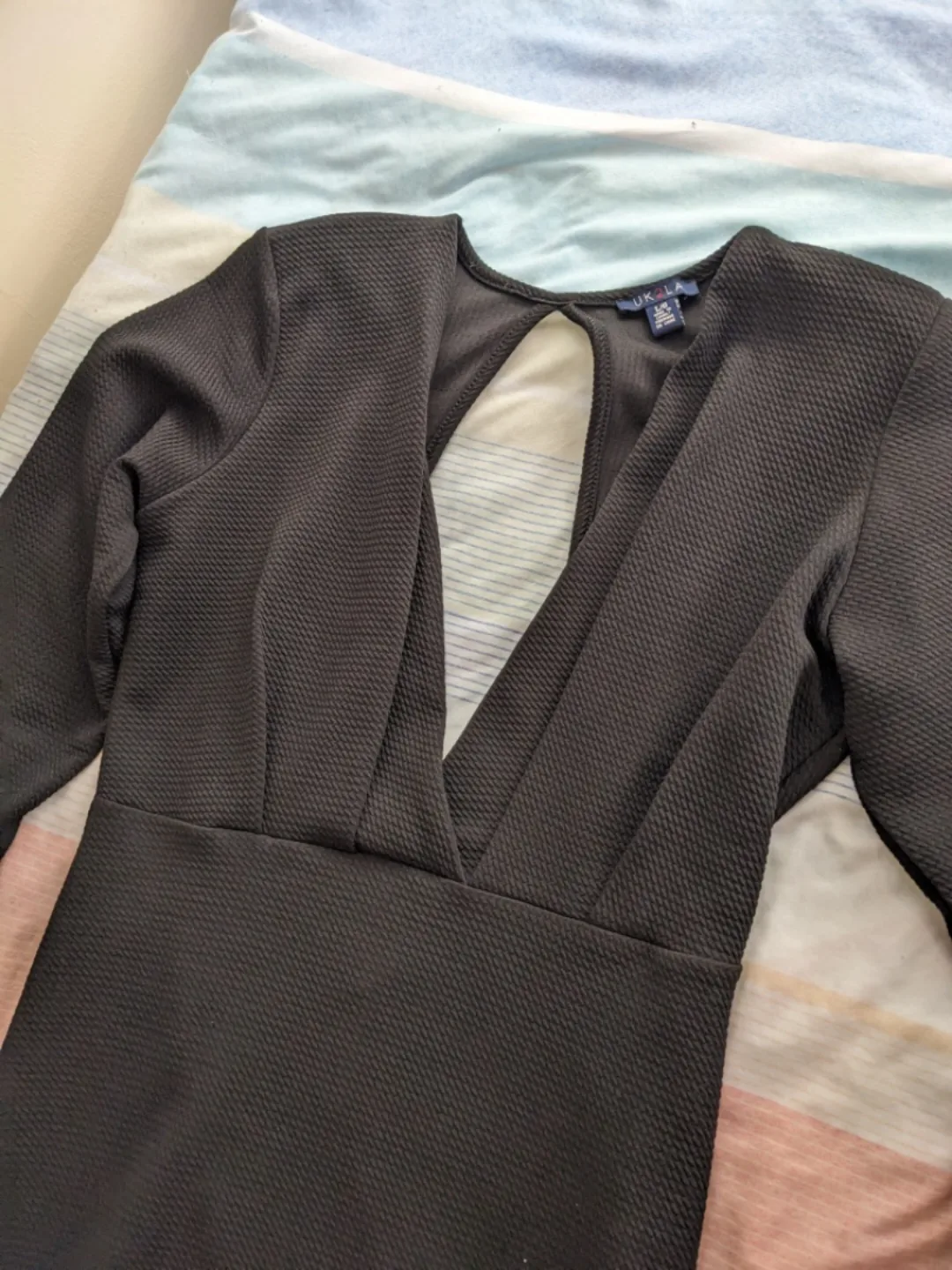 Black Plunge V-Neck Dress with Open Back image indicator(3)