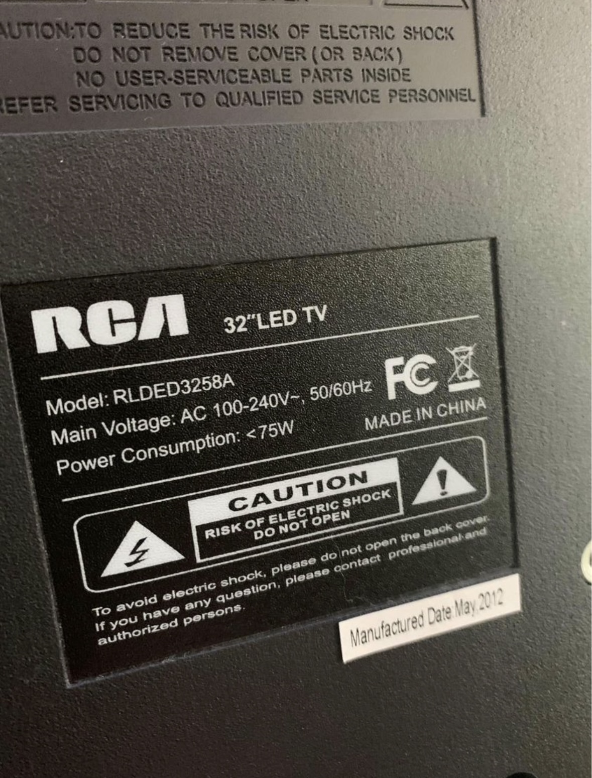 RCA 32" TV with remote - photo 2