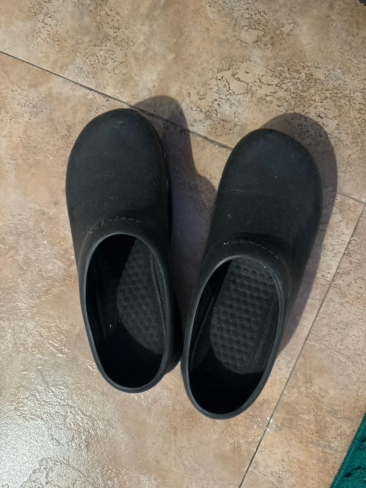 Black shoes skechers #freecycle thumbnail