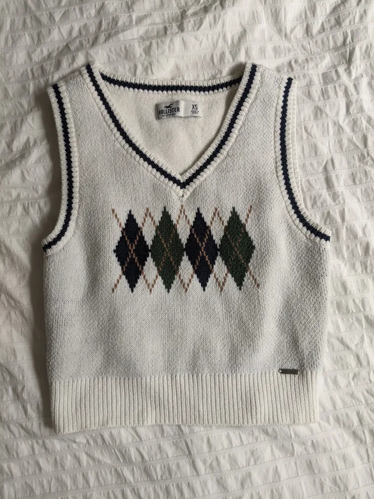 Hollister White Argyle Sweater Vest thumbnail