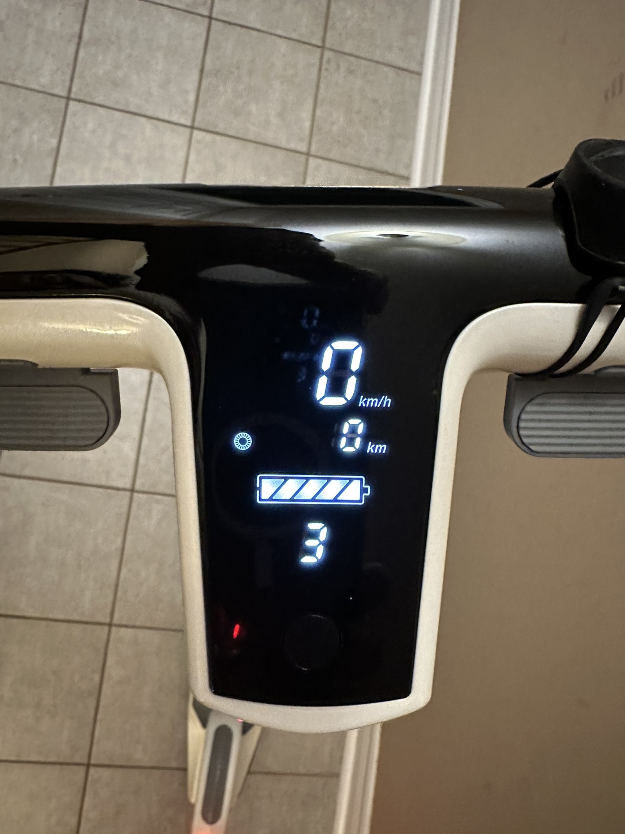Unagi Model One Electric Scooter- E500 Dual Motors - photo 5