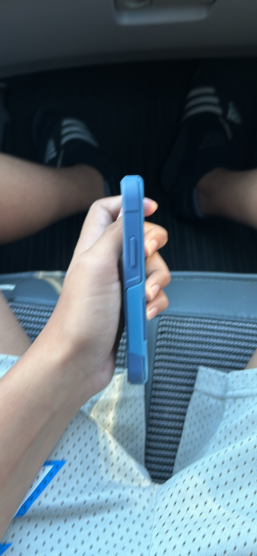 Iphone 12 and 13 mini otterbox case - photo 4