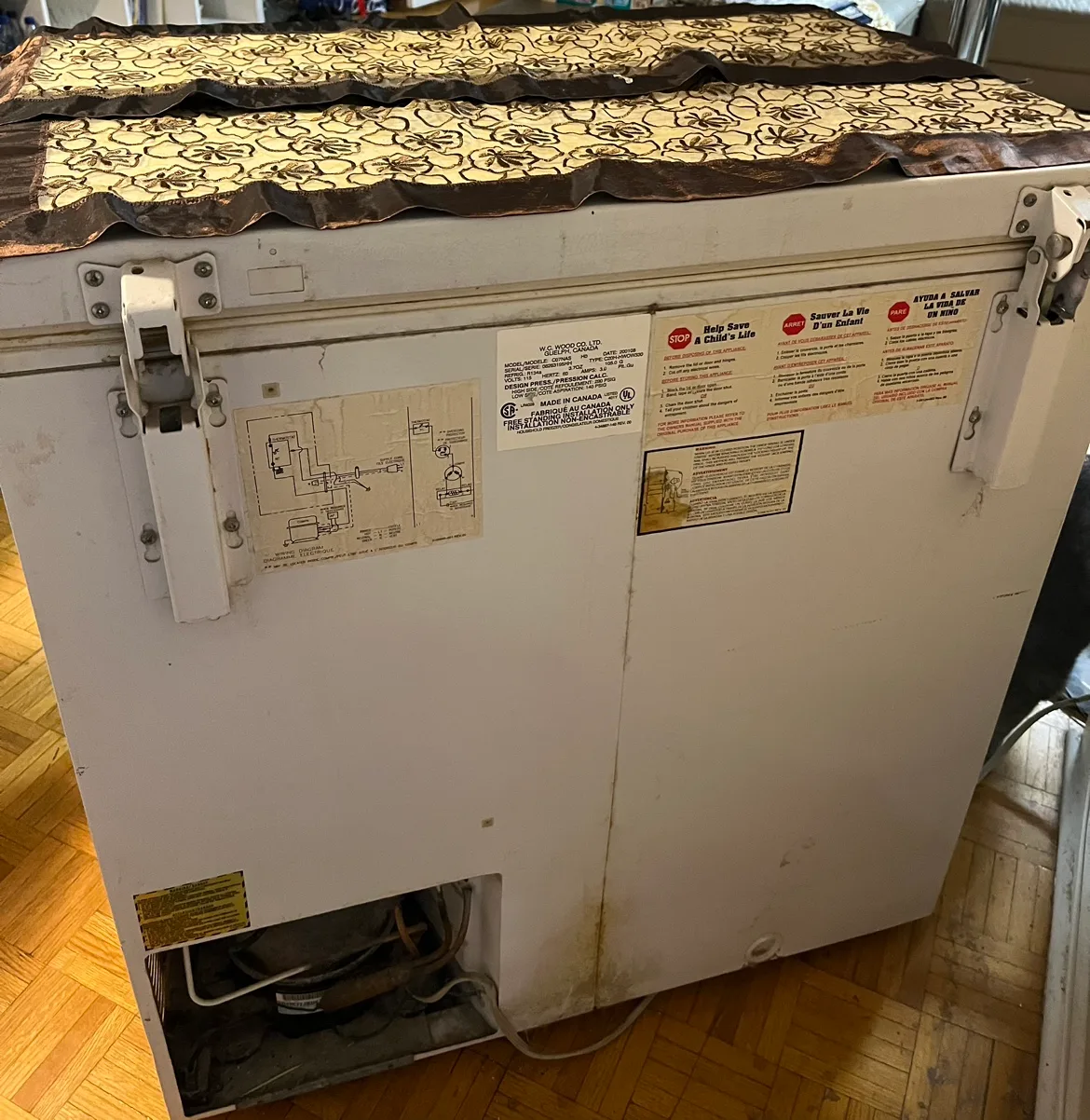7 Cubic Ft. WC Wood Chest Freezer Model # C07NAS image indicator(2)