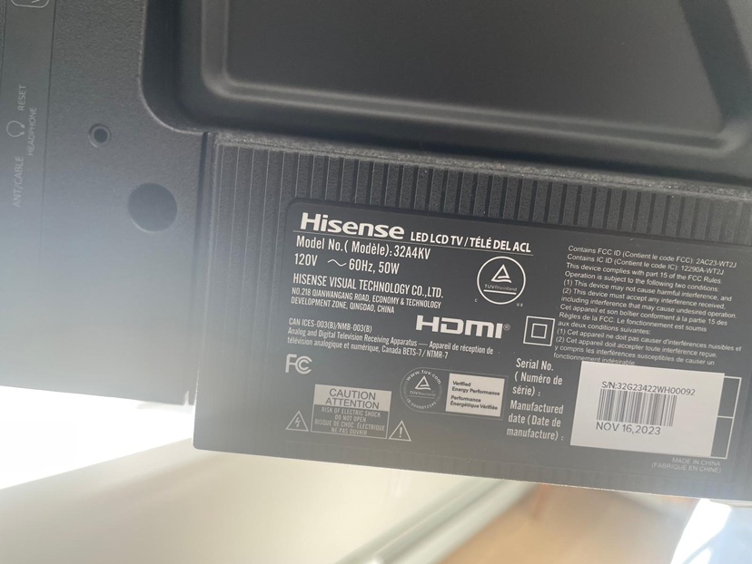 Hisense 32 inch TV - photo 2