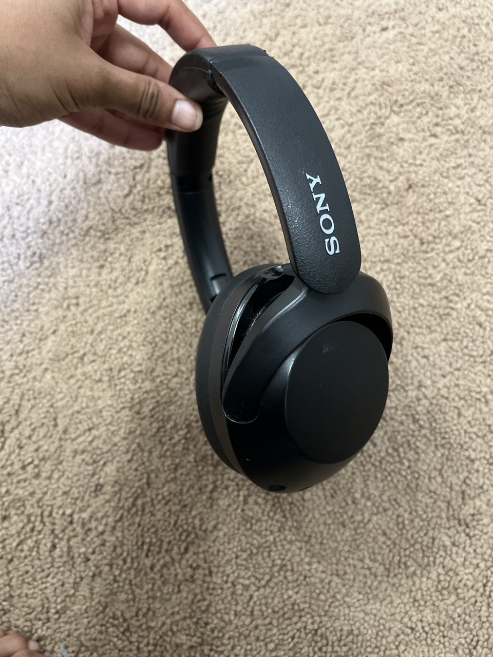 Sony WH series Noise Cancelling Headphones - photo 2