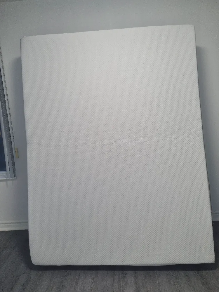 Queen size brand new Emma mattress image indicator(3)