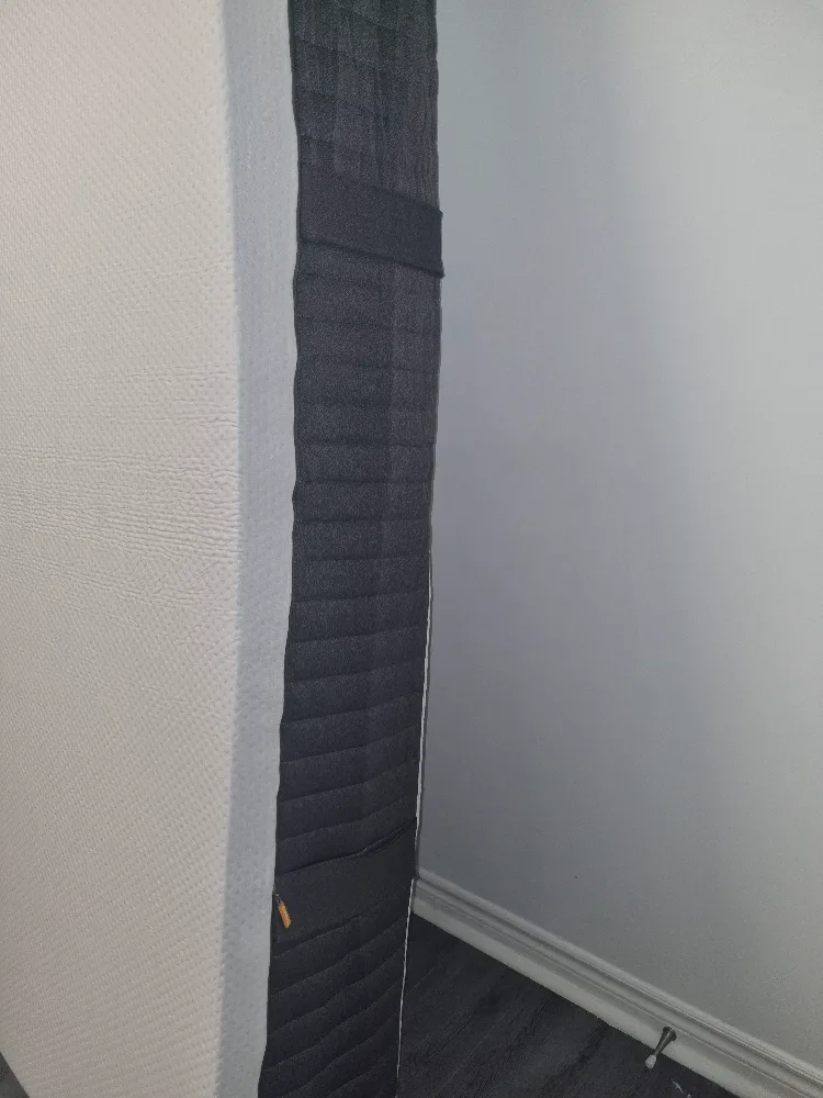 Queen size brand new Emma mattress image indicator(4)