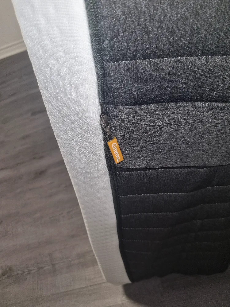 Queen size brand new Emma mattress image indicator(5)