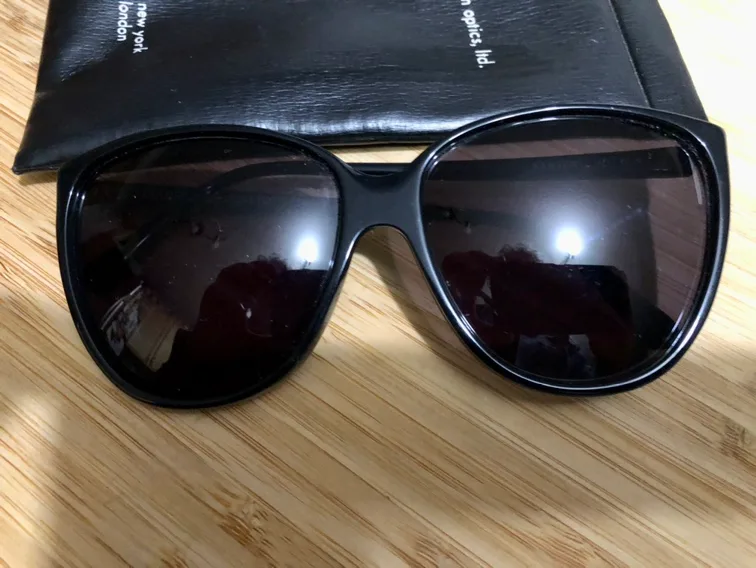 Vintage 80’s Oversized Cat-Eye Black Sunglasses image indicator(2)