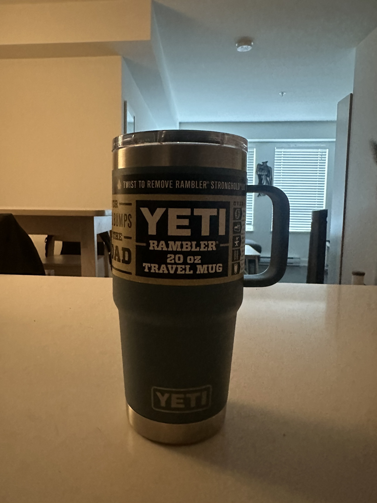YETI Rambler 20 oz Travel Mug